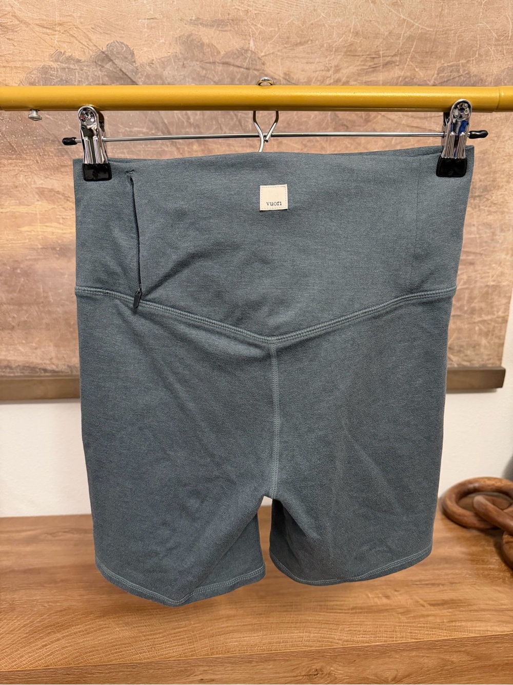 Vuori Clean Elevation Shorty 6” Size M 13in wasit